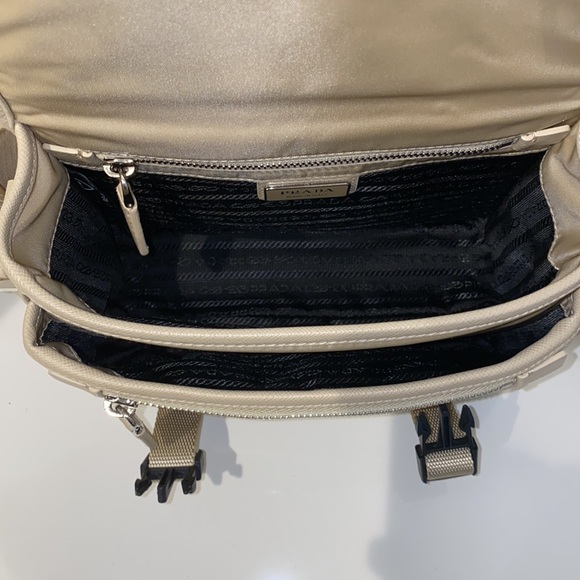 Prada Re-Nylon shoulder bag - Picture 7 of 12
